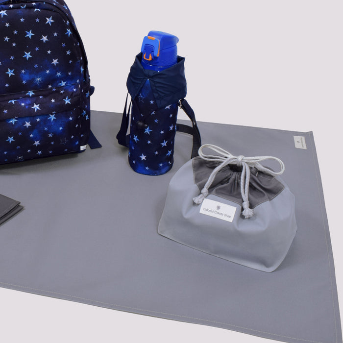 カラフルキャンディスタイルのレジャーシート。こども1人用のコンパクトサイズ。男の子と女の子兼用で運動会、遠足などで大活躍。