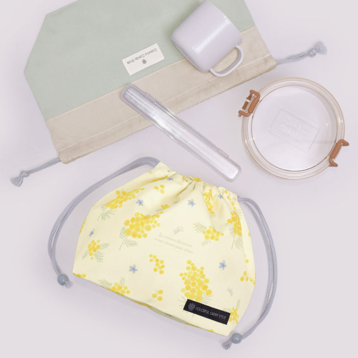 カラフルキャンディスタイルのお弁当袋。子供用で、お弁当箱やお箸が入るかわいいマチ付き巾着袋。男の子と女の子兼用で大活躍。