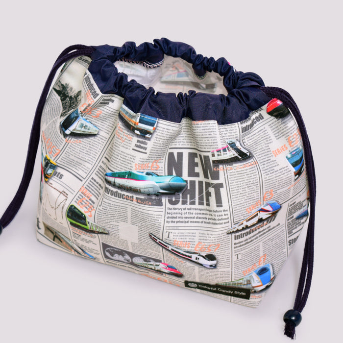 カラフルキャンディスタイルのお弁当袋。子供用で、お弁当箱やお箸が入るかわいいマチ付き巾着袋。男の子と女の子兼用で大活躍。