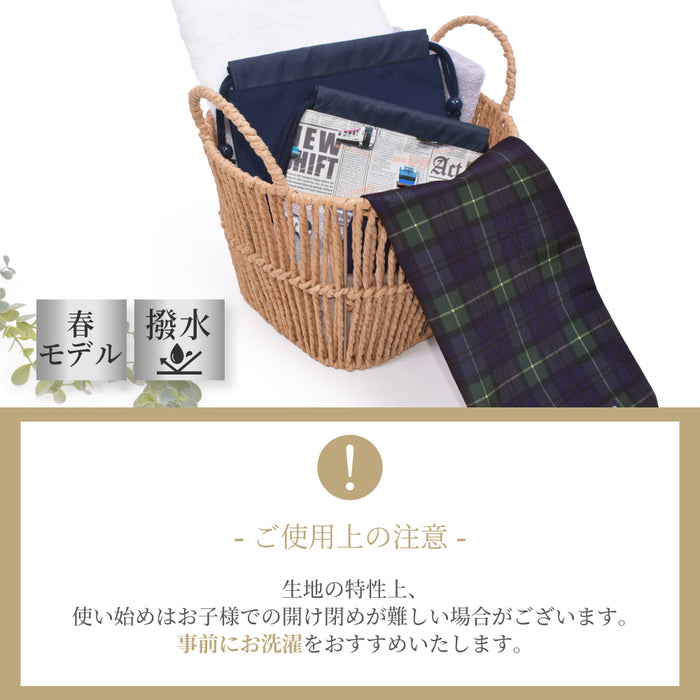 カラフルキャンディスタイルのコップ袋。持ち手付きのコップがすっぽり入り、楽に出し入れできます。かわいいマチ付きミニ巾着です。