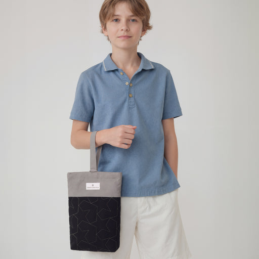 カラフルキャンディスタイルのシューズケース。子供用で、保育園や小学校で必要な上履き入れ。男の子と女の子兼用で入園、入学グッズとして大活躍。