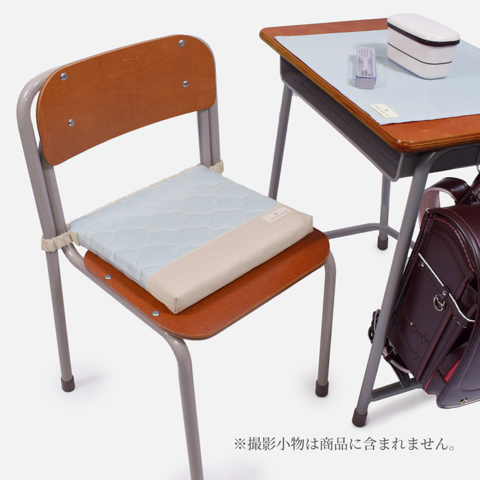 カラフルキャンディスタイルの座布団。キルティング素材で椅子用のクッション。男の子と女の子兼用で通園、通学で大活躍。